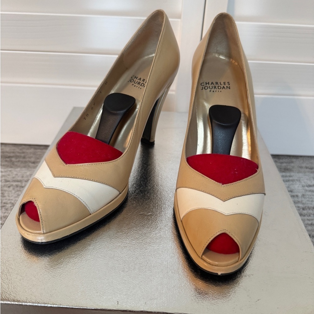 Vintage Charles Jourdan Two-Tone Leather Perp Toe Pumps Size 7